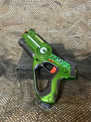 Extra gun